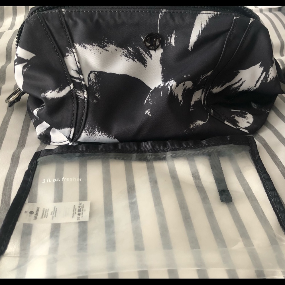 Lululemon Out of Range Kit 4L